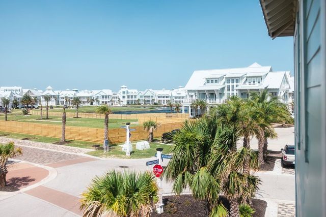 320 S Shore Dr, Port Aransas, TX 78373