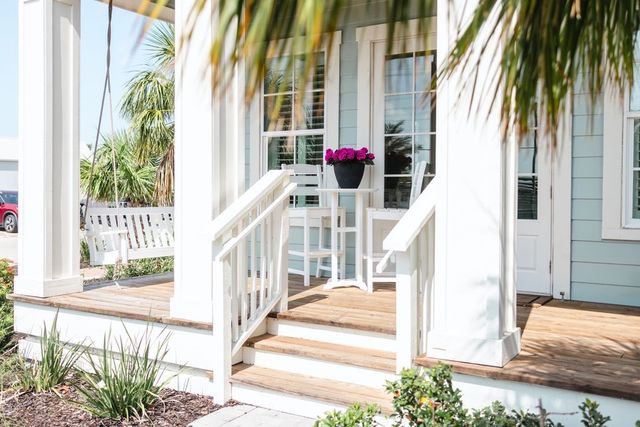 320 S Shore Dr, Port Aransas, TX 78373