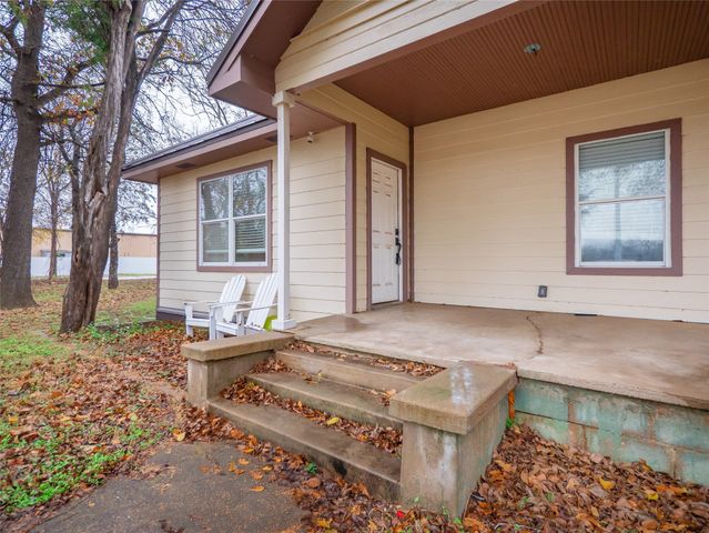 1209 New Dallas Highway, Bellmead, TX 76705