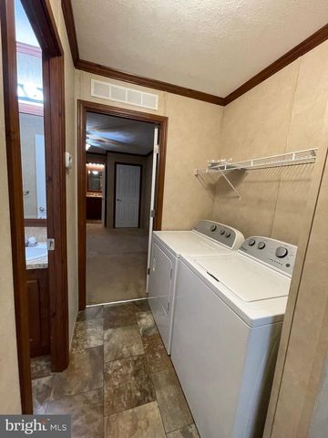 59 FOREST DR., Pennsville, NJ 08070