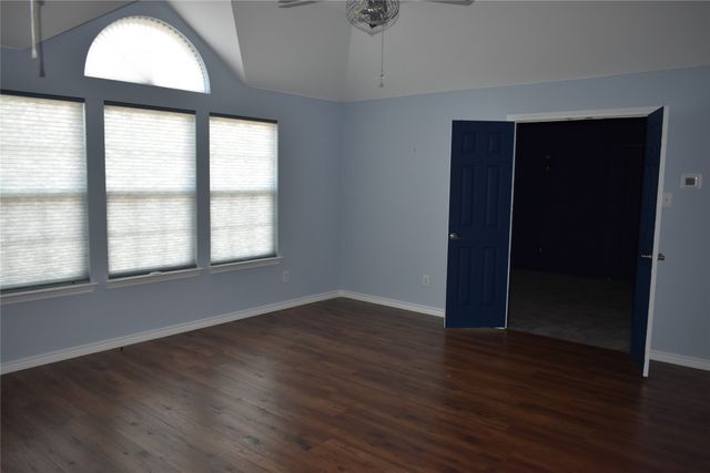 13725 Alterna Drive, Fort Worth, TX 76052