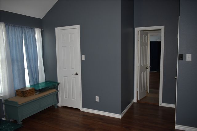 13725 Alterna Drive, Fort Worth, TX 76052