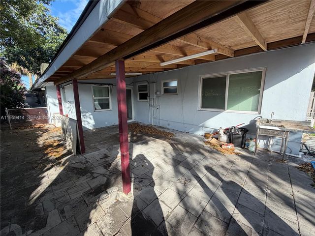 4210 SW 10th St, Plantation, FL 33317