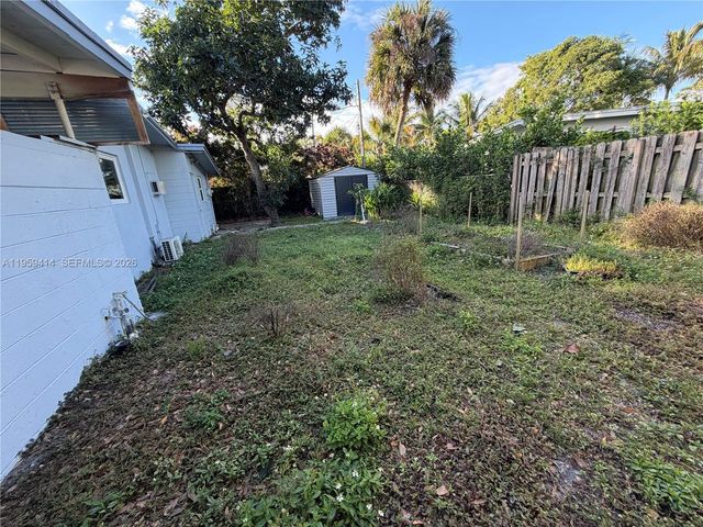 4210 SW 10th St, Plantation, FL 33317