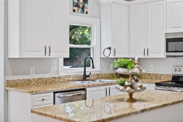 210 Bristolstone Court, Alpharetta, GA 30005