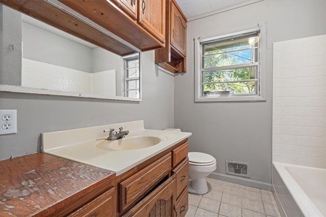 15 White Street, Eureka Springs, AR 72632