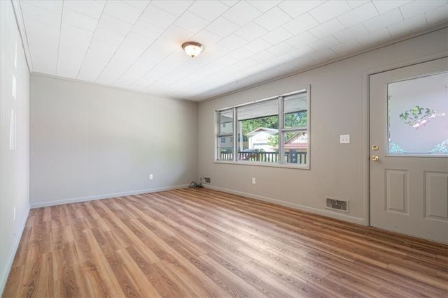15 White Street, Eureka Springs, AR 72632