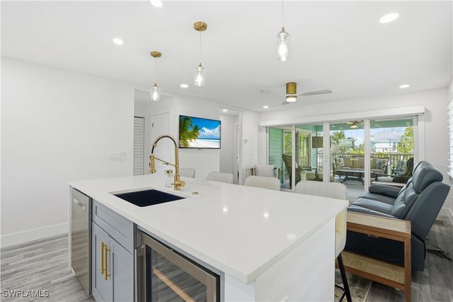 270 Dundee RD, Fort Myers Beach, FL 33931