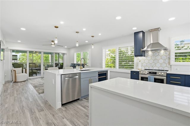 270 Dundee RD, Fort Myers Beach, FL 33931