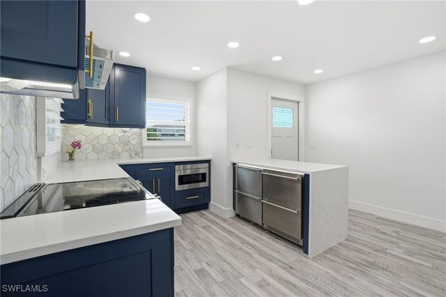 270 Dundee RD, Fort Myers Beach, FL 33931