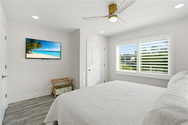 270 Dundee RD, Fort Myers Beach, FL 33931