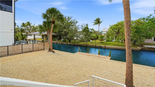 270 Dundee RD, Fort Myers Beach, FL 33931