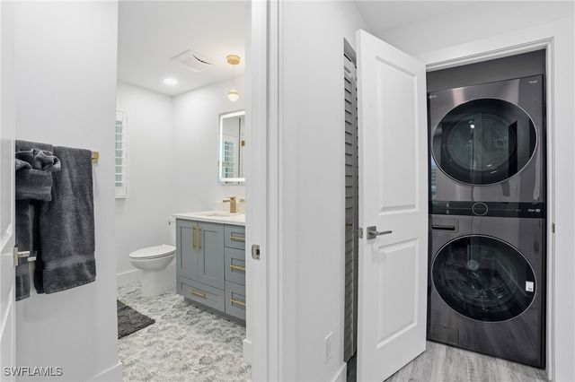 270 Dundee RD, Fort Myers Beach, FL 33931