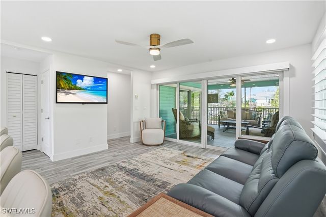 270 Dundee RD, Fort Myers Beach, FL 33931