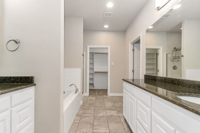 808 Chestnut Grove Drive, Cleburne, TX 76033