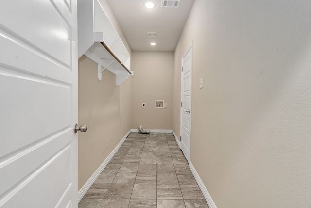 808 Chestnut Grove Drive, Cleburne, TX 76033