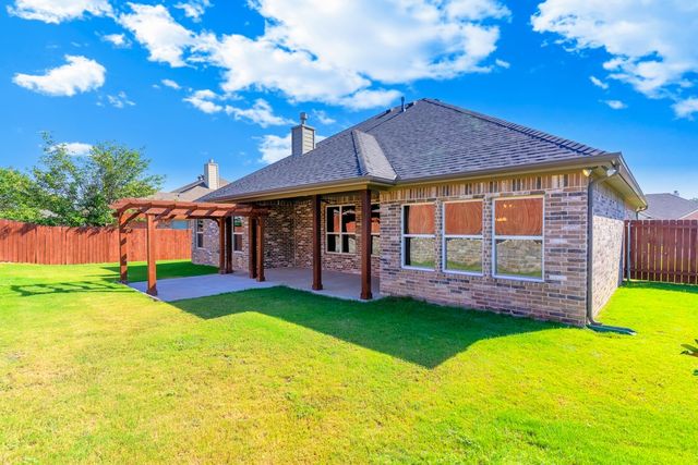 808 Chestnut Grove Drive, Cleburne, TX 76033