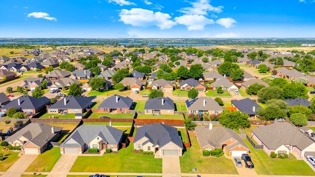 808 Chestnut Grove Drive, Cleburne, TX 76033
