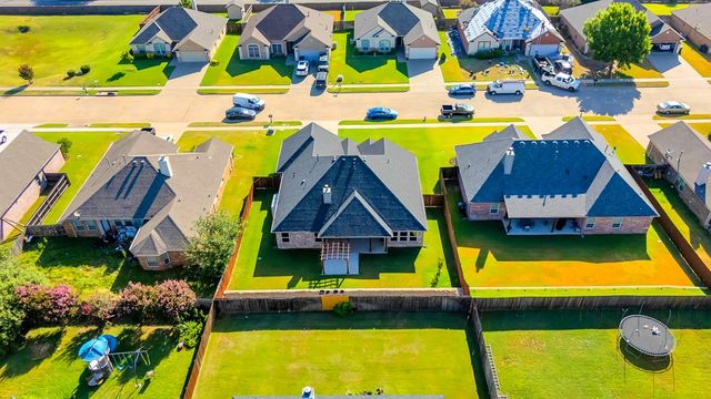 808 Chestnut Grove Drive, Cleburne, TX 76033