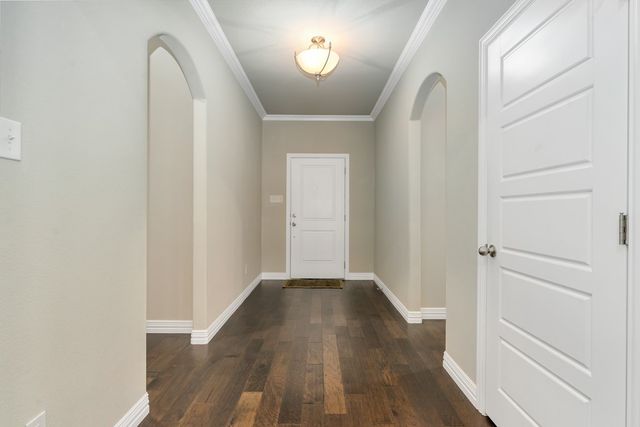 808 Chestnut Grove Drive, Cleburne, TX 76033