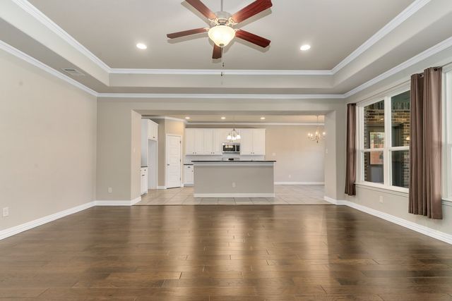808 Chestnut Grove Drive, Cleburne, TX 76033