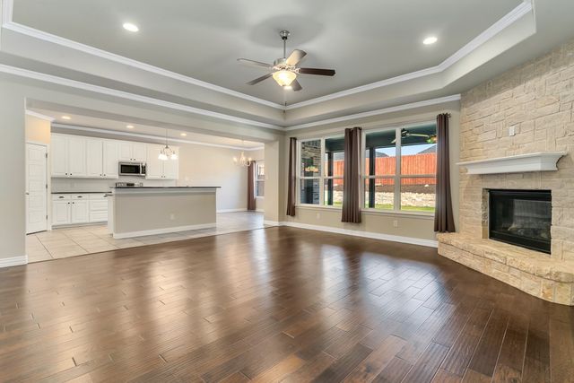 808 Chestnut Grove Drive, Cleburne, TX 76033