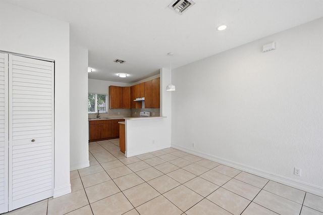 913 NE 12th Avenue, Pompano Beach, FL 33060