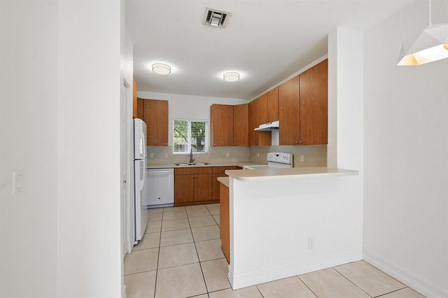 913 NE 12th Avenue, Pompano Beach, FL 33060