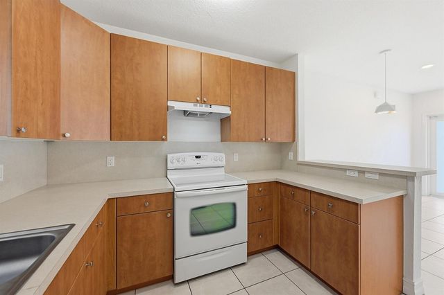 913 NE 12th Avenue, Pompano Beach, FL 33060