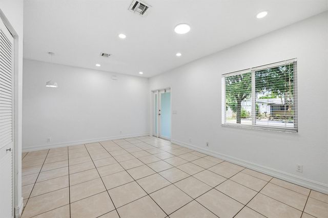 913 NE 12th Avenue, Pompano Beach, FL 33060