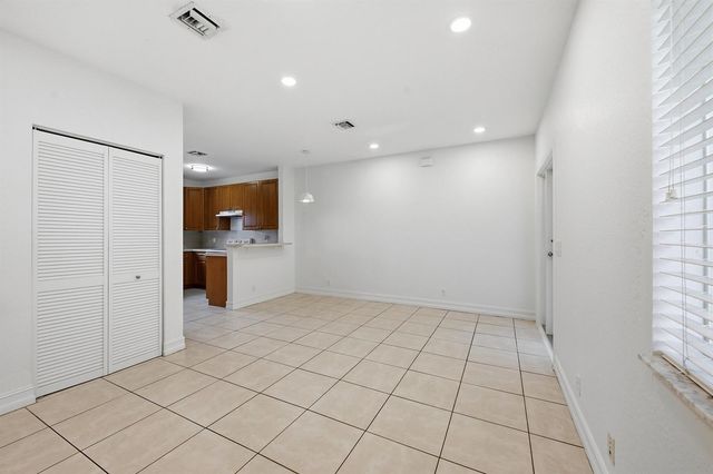 913 NE 12th Avenue, Pompano Beach, FL 33060