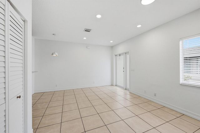 913 NE 12th Avenue, Pompano Beach, FL 33060