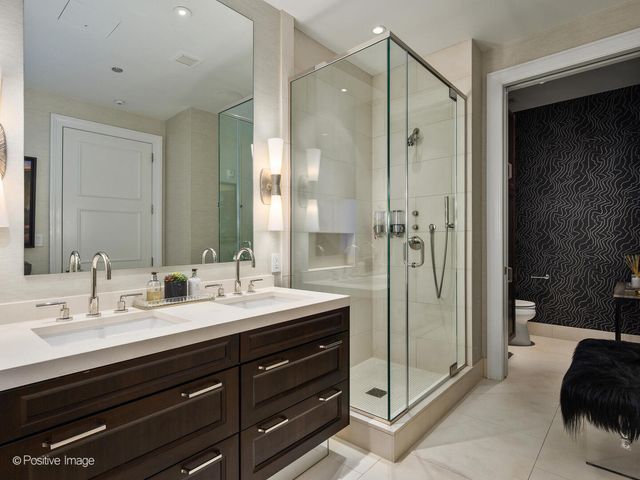 118 E ERIE Street 20D, Chicago, IL 60611