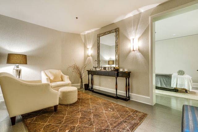 118 E ERIE Street 20D, Chicago, IL 60611