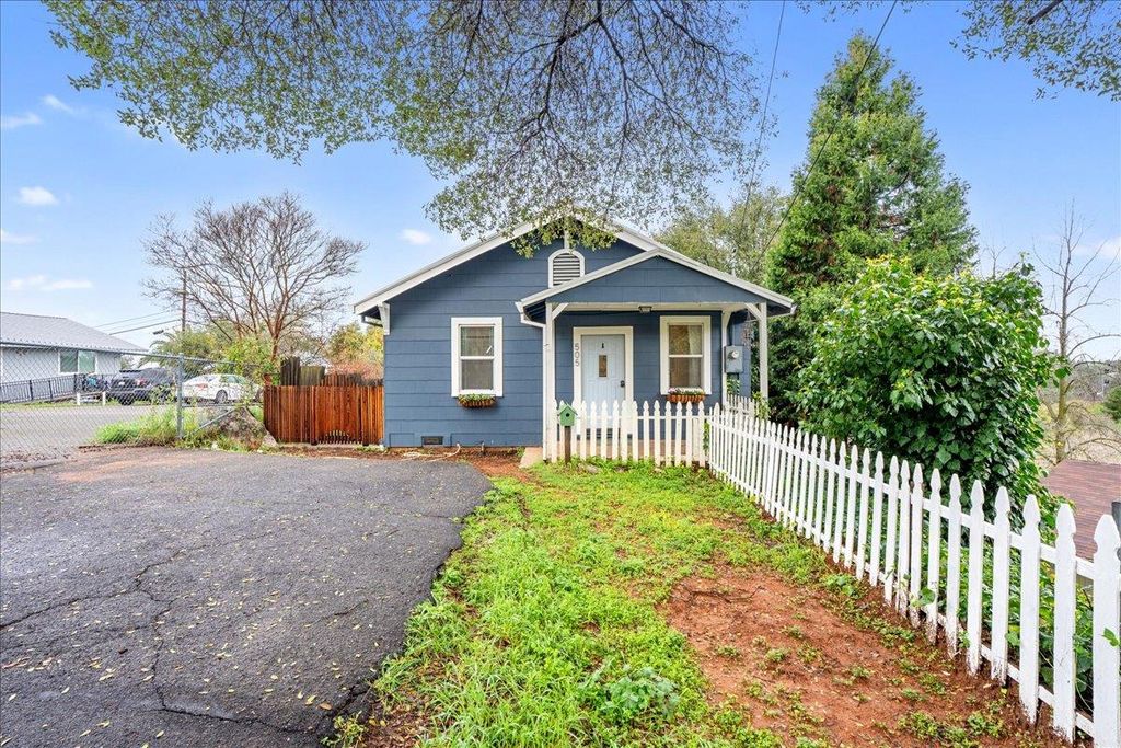 505 2nd St, Newcastle, CA 95658