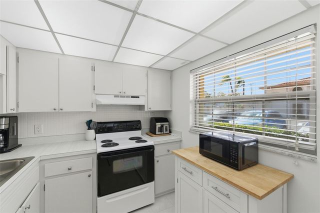 19029 US HIGHWAY 19 N 6-10, Clearwater, FL 33764