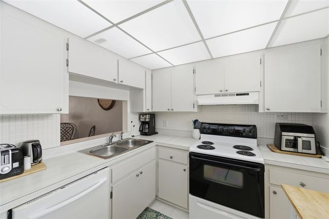 19029 US HIGHWAY 19 N 6-10, Clearwater, FL 33764