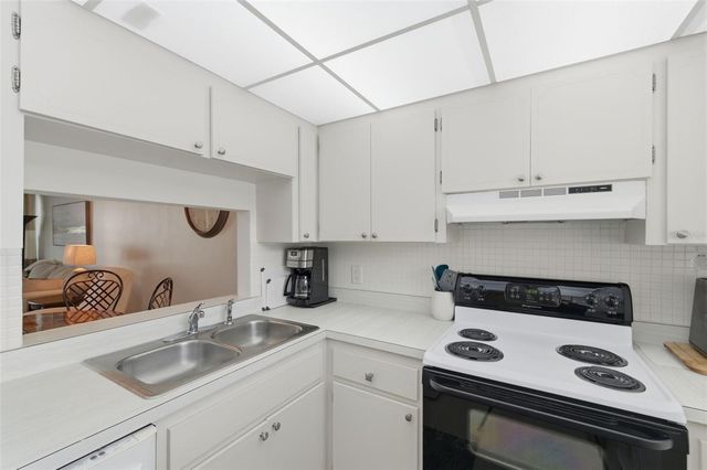 19029 US HIGHWAY 19 N 6-10, Clearwater, FL 33764