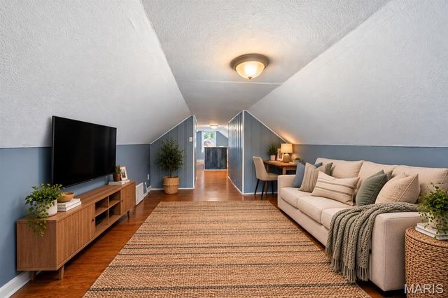 216 S Hartnett Avenue, Ferguson, MO 63135