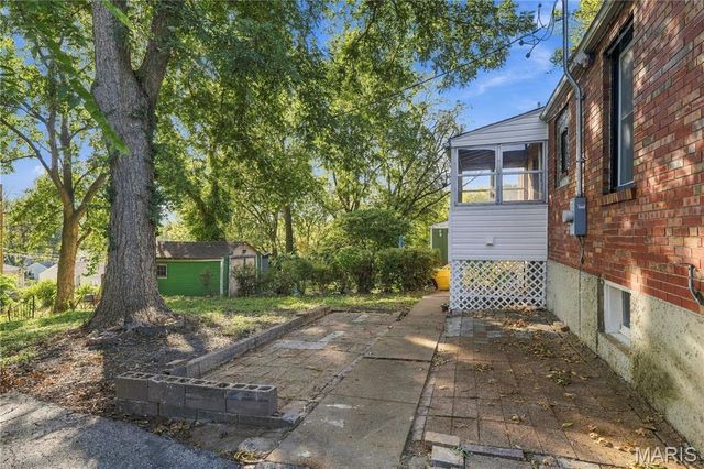 216 S Hartnett Avenue, Ferguson, MO 63135