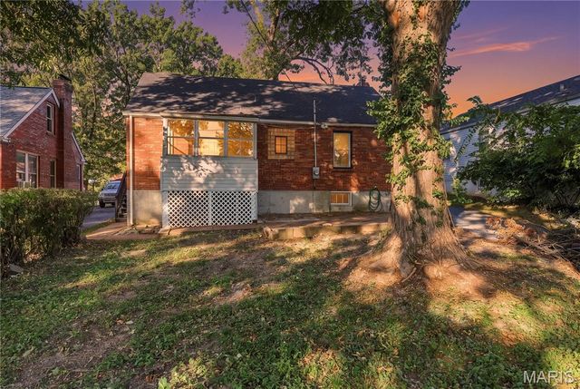 216 S Hartnett Avenue, Ferguson, MO 63135