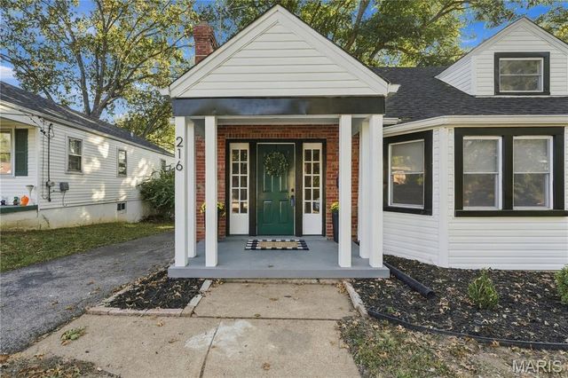 216 S Hartnett Avenue, Ferguson, MO 63135