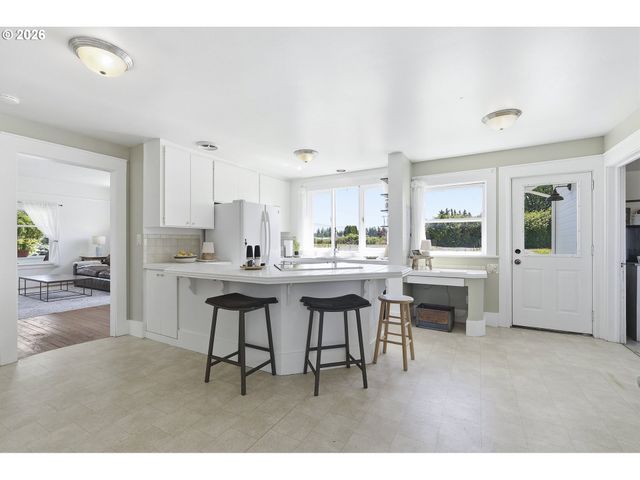 24051 Ne AIRPORT Rd, Aurora, OR 97002