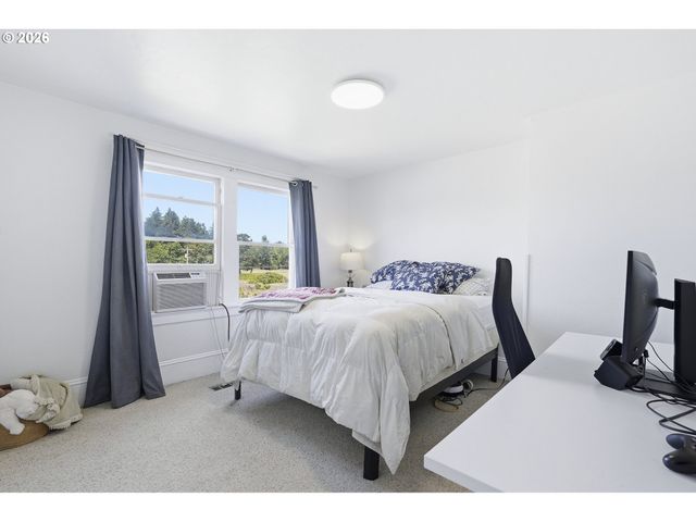 24051 Ne AIRPORT Rd, Aurora, OR 97002