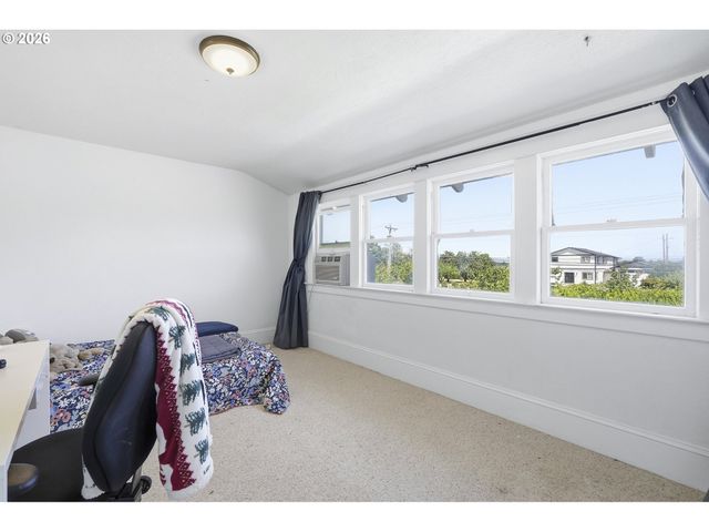 24051 Ne AIRPORT Rd, Aurora, OR 97002