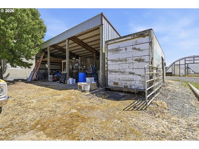 24051 Ne AIRPORT Rd, Aurora, OR 97002