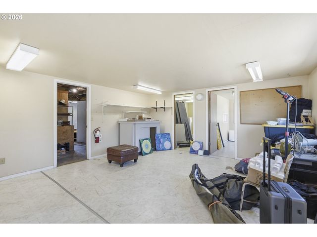 24051 Ne AIRPORT Rd, Aurora, OR 97002