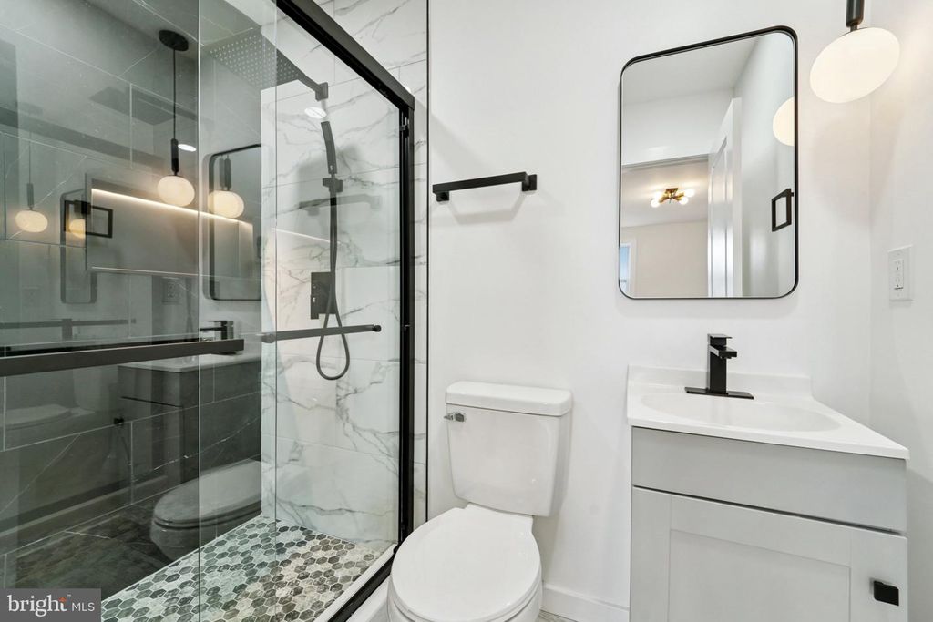 Image 17 of property listing at 436 OLD LINE AVE, Laurel, MD 20724