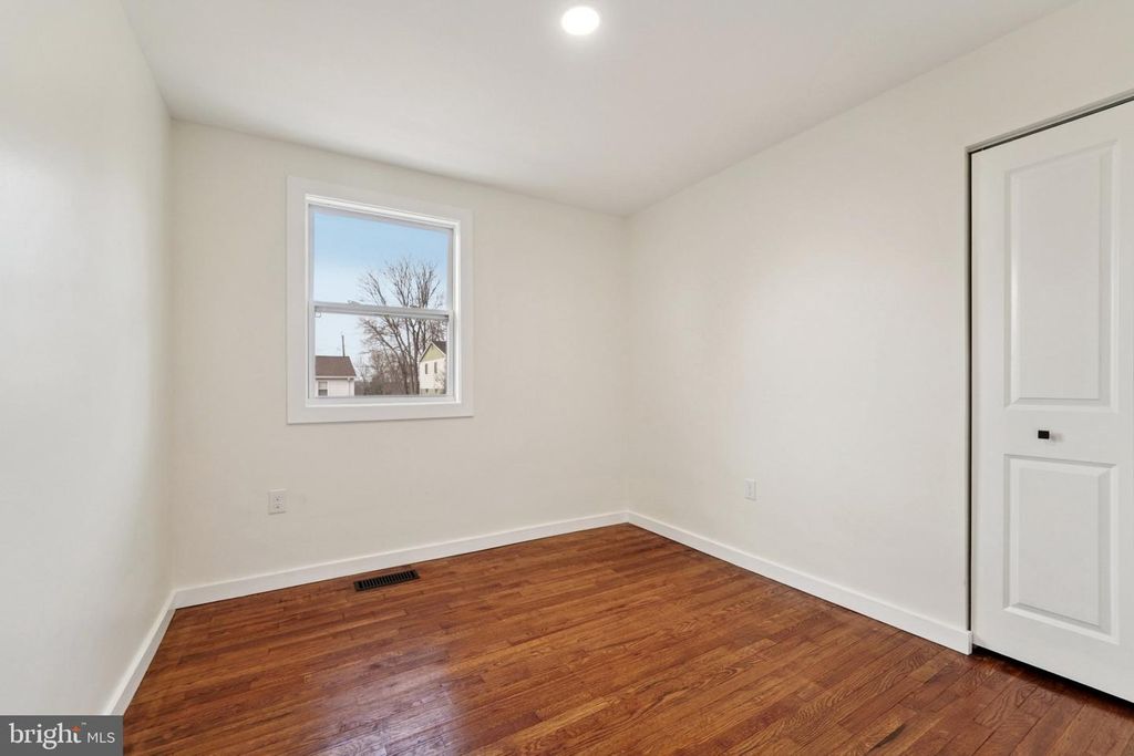 Image 22 of property listing at 436 OLD LINE AVE, Laurel, MD 20724