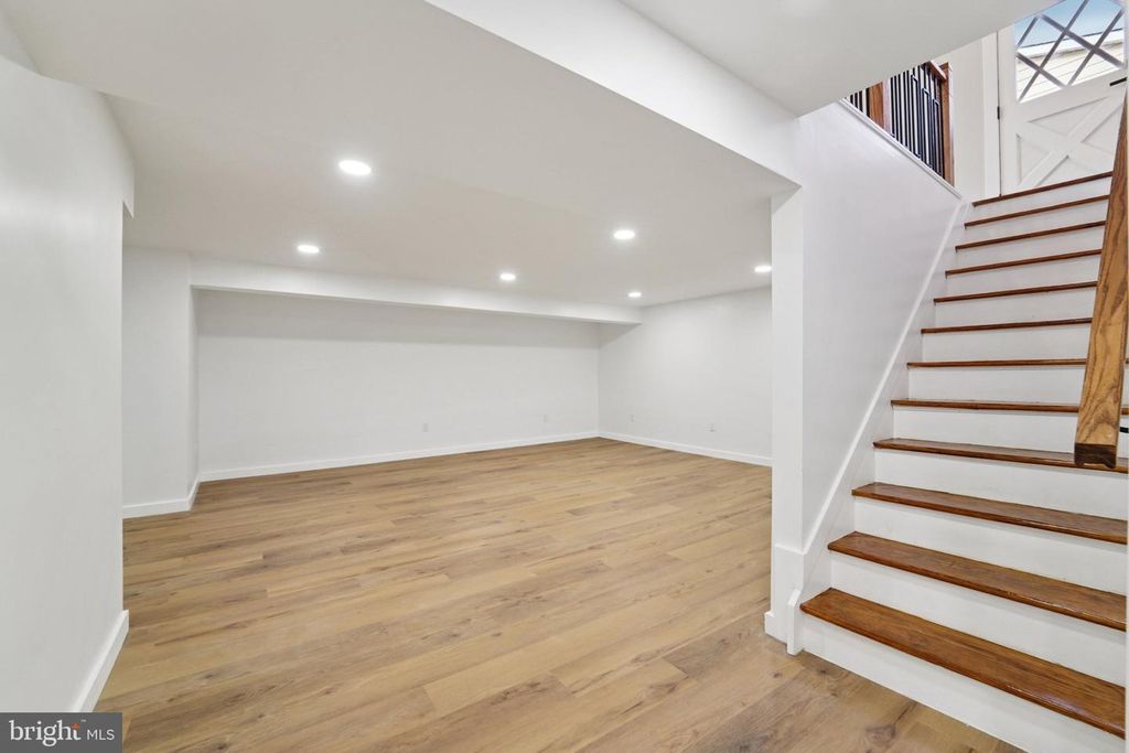 Image 23 of property listing at 436 OLD LINE AVE, Laurel, MD 20724